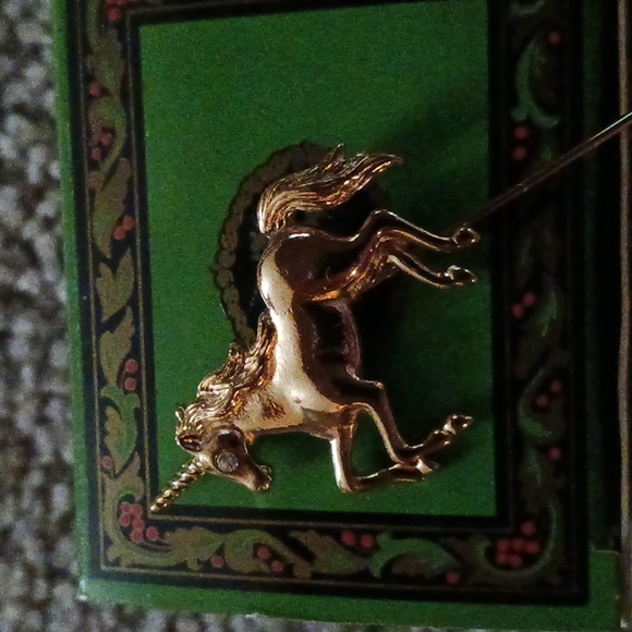 Brooch - Picture 2 of 4